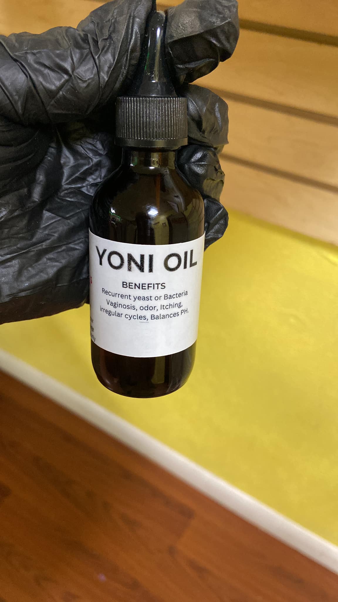 YONI OIL